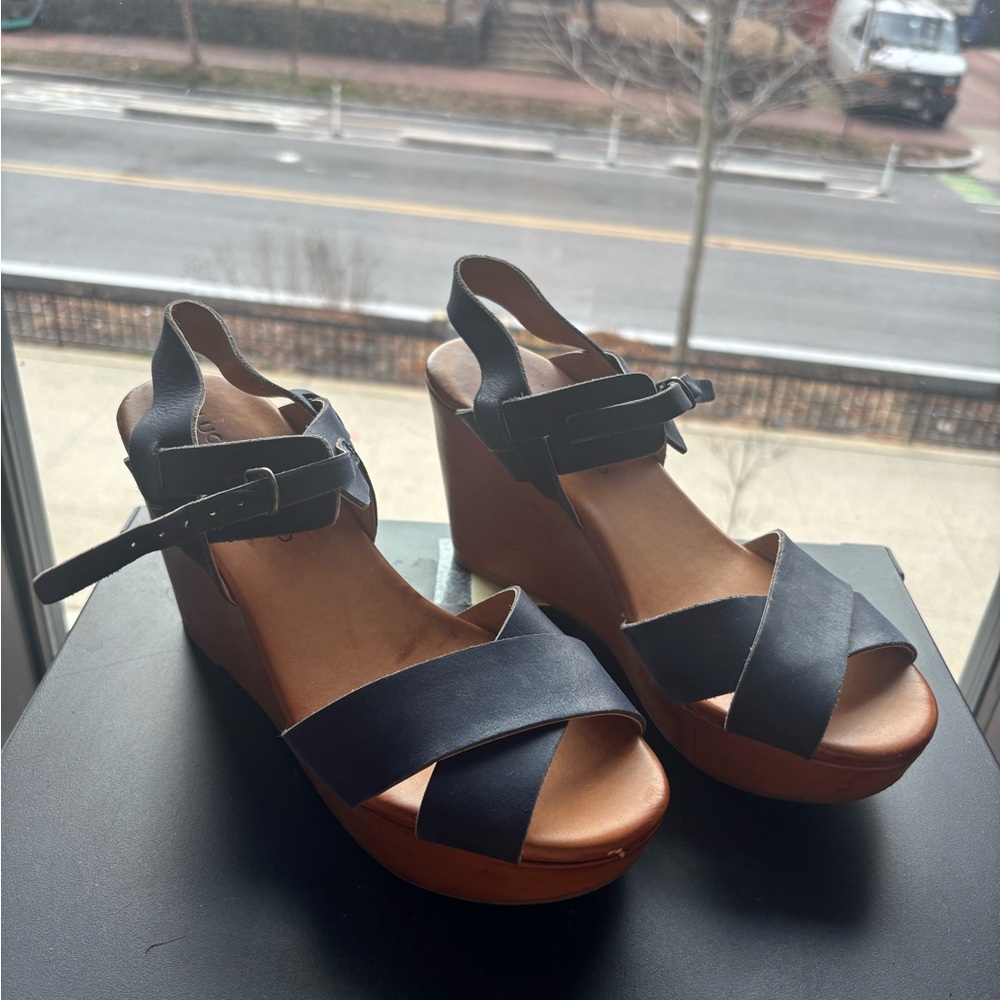 Lucky Brand Navy and Tan Wedge Sandals